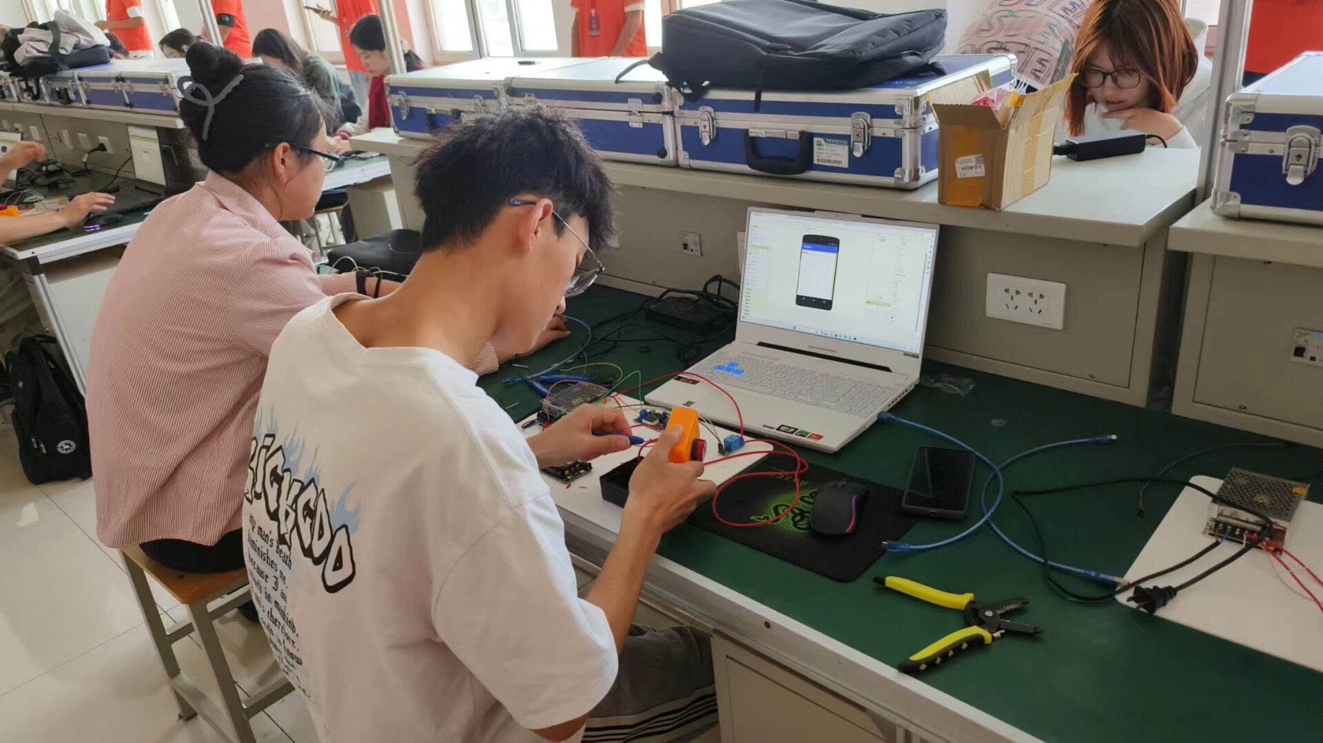 雷竞技RAYBET
