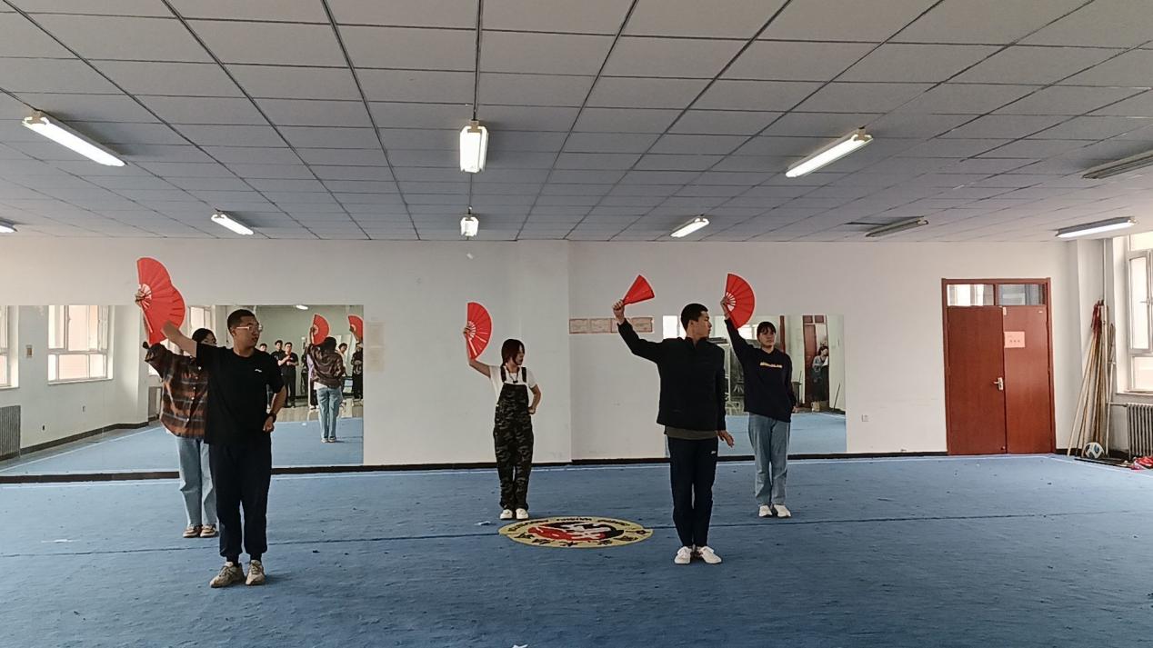 3.jpg 雷竞技RAYBET